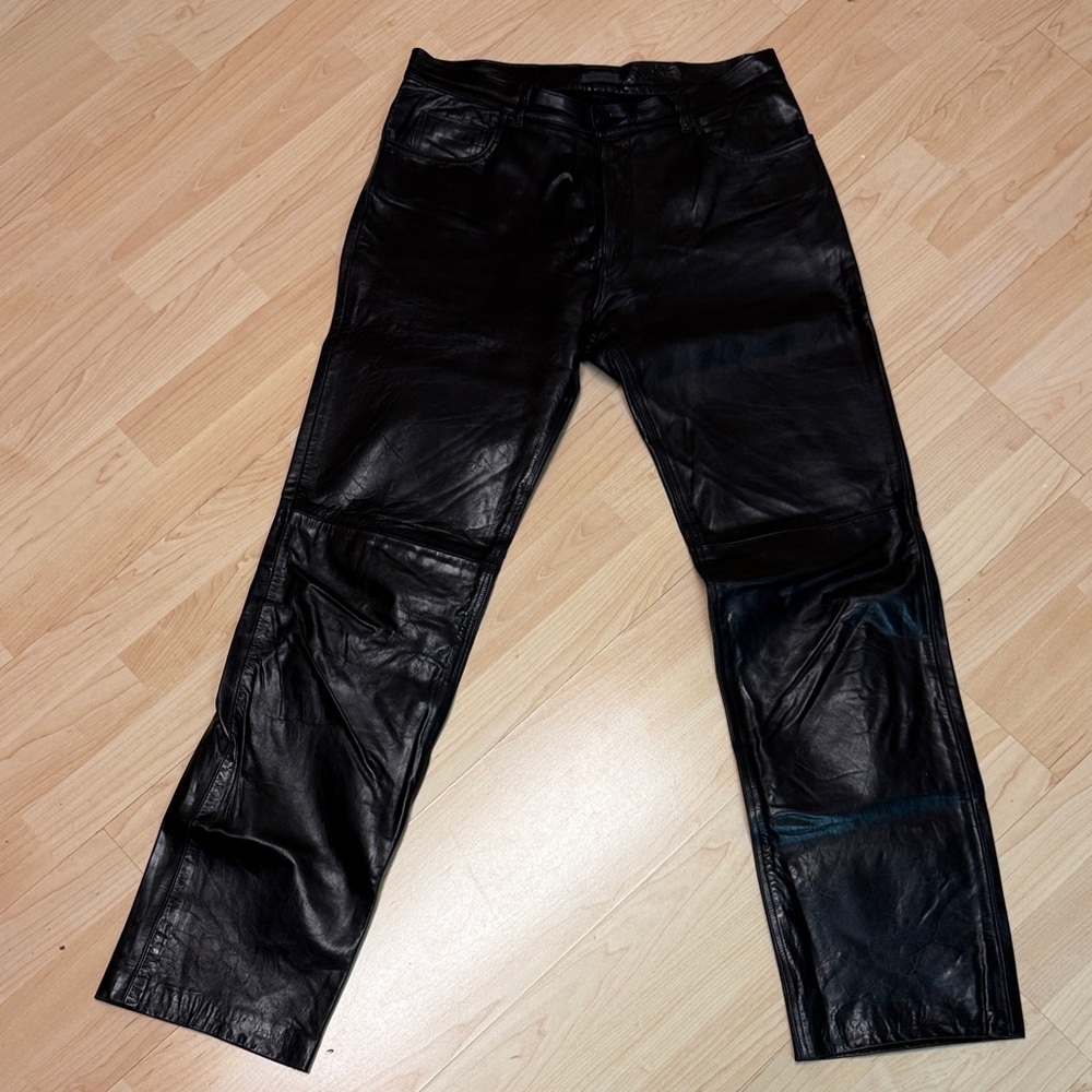 Vintage Rugby North America straight leg leather pant. Fit like Levi’s 501.